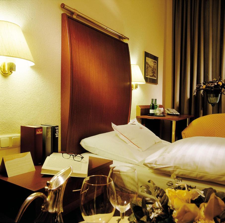 Boutique-Hotel Moseltor Трабен-Трарбах Экстерьер фото
