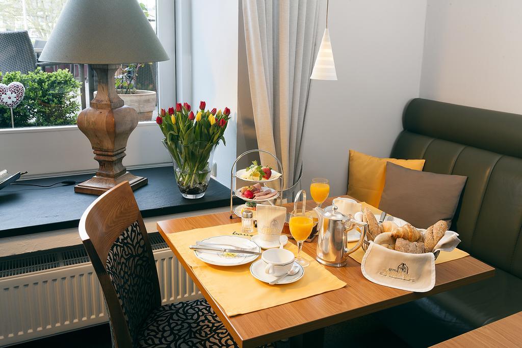 Boutique-Hotel Moseltor Трабен-Трарбах Экстерьер фото